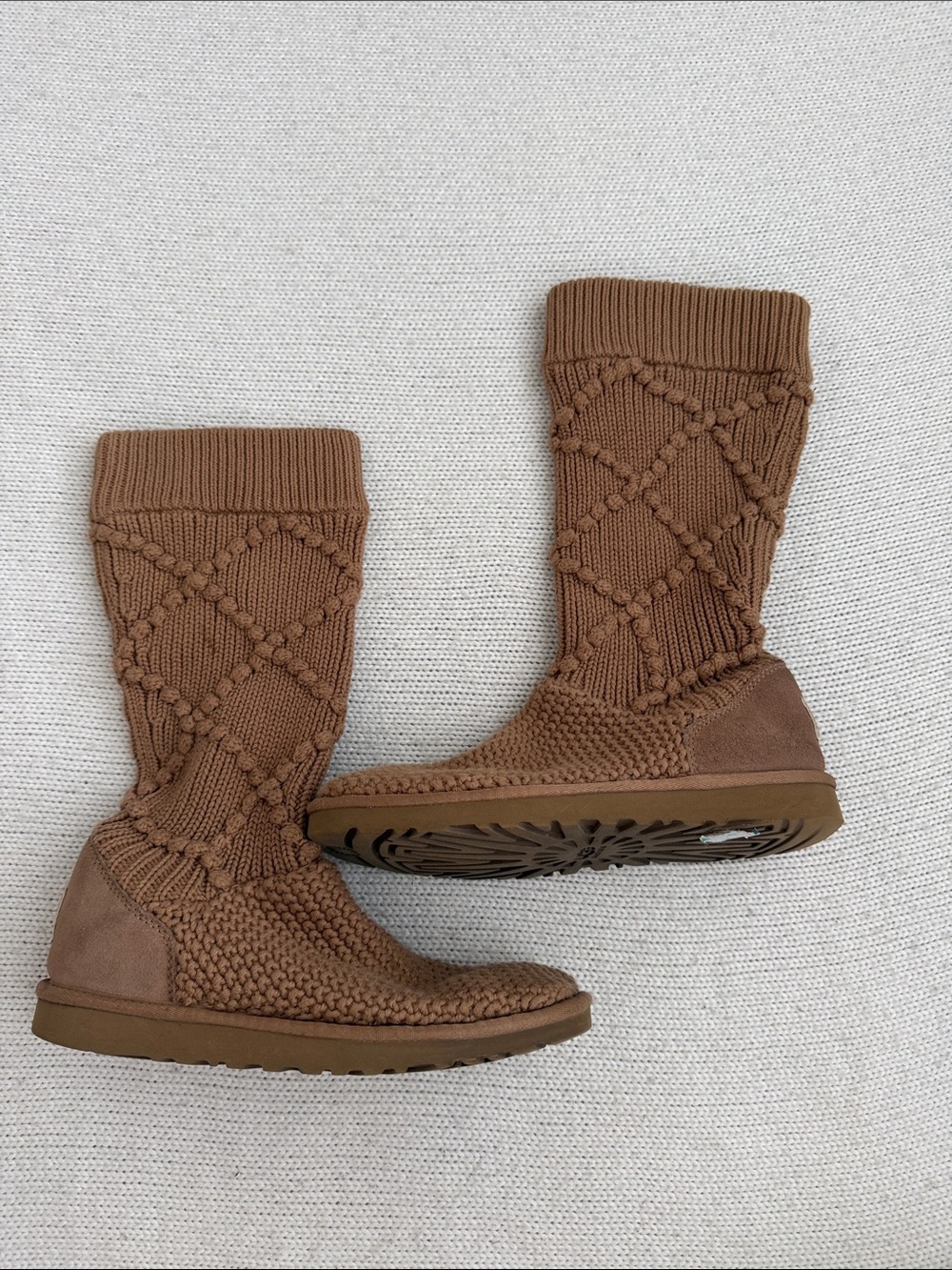 UGG Classic Tall Chunky Cable Knit Boots Chestnut Brown Size 8